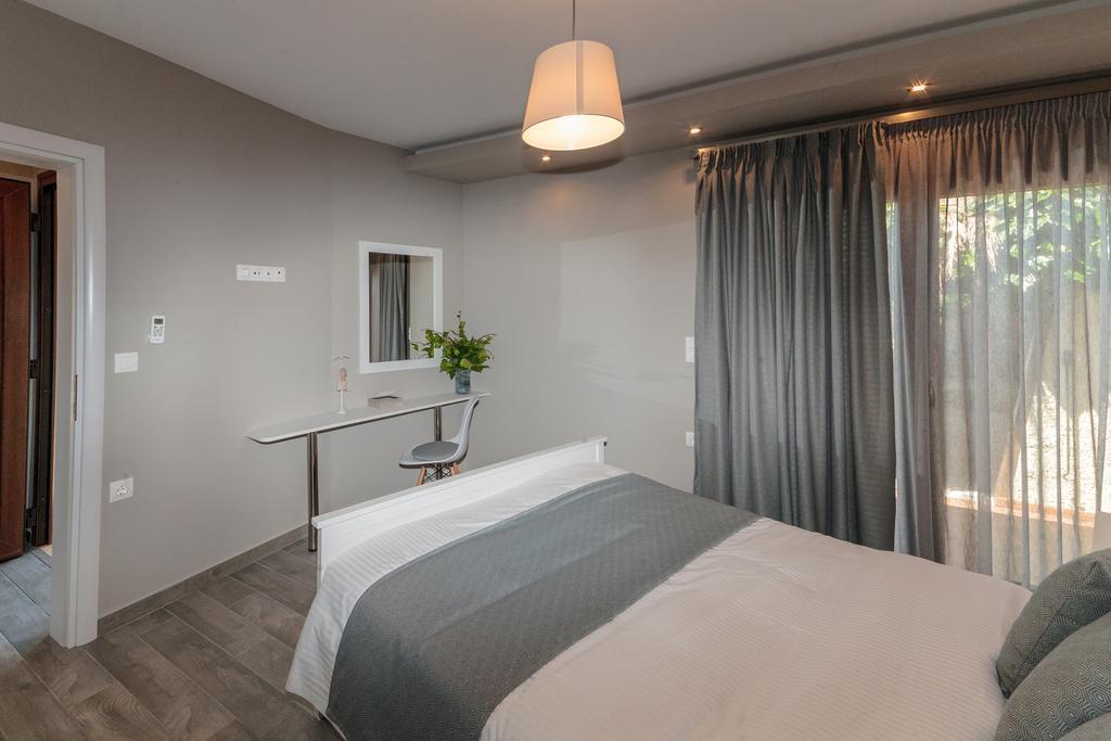 Kissos Apartments Vourvourou Extérieur photo